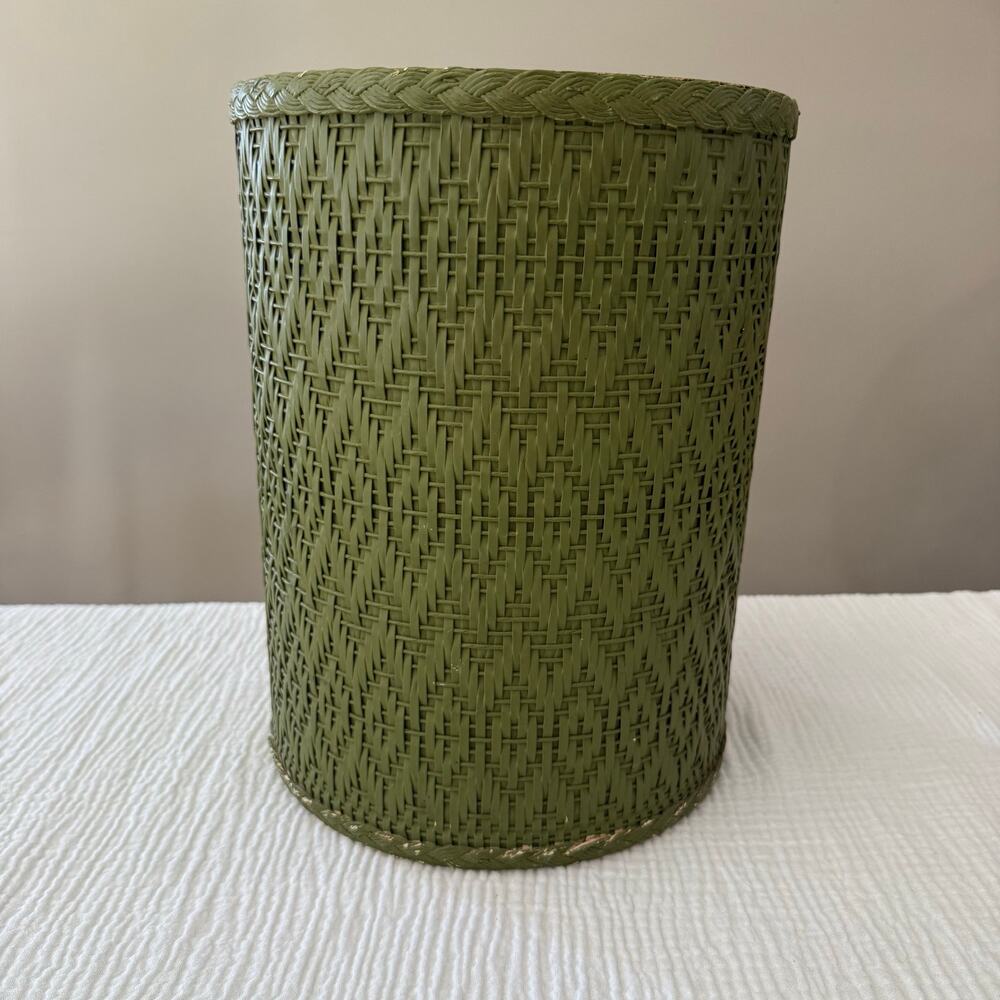 Vintage Trash Can Avocado Green Wicker Woven Round Cylinder 13 x 9 Cottage Farm - Picture 7 of 9
